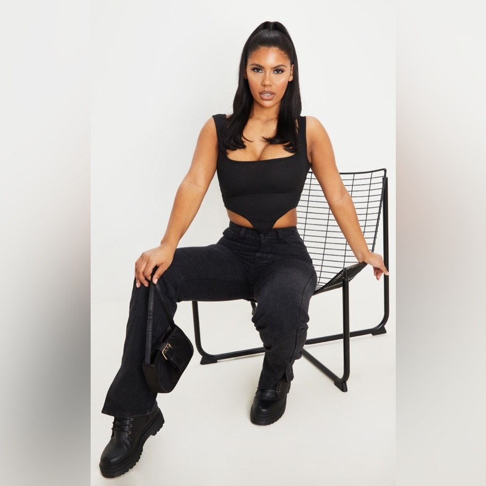 PRETTYLITTLETHING Black Ribbed Cropped Tank Top Sleeveless Casual Shirt Dip Hem